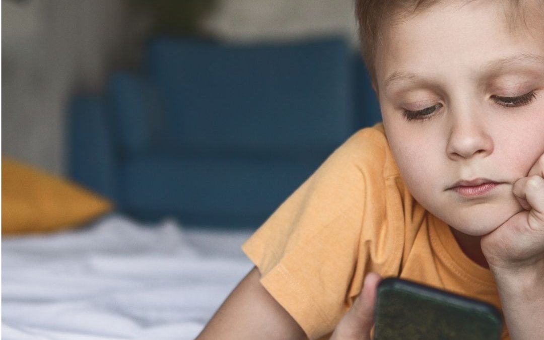 Children who joined Snapchat or Instagram before age 11 displayed “problematic digital behaviors”