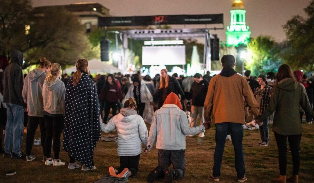 Texas: Baylor University Holds 72-Hours of Continuous Prayer and Worship For Students Over 20 Baptized