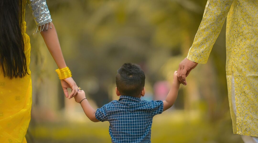 दिल को समझने वाली परवरिश कैसे करें